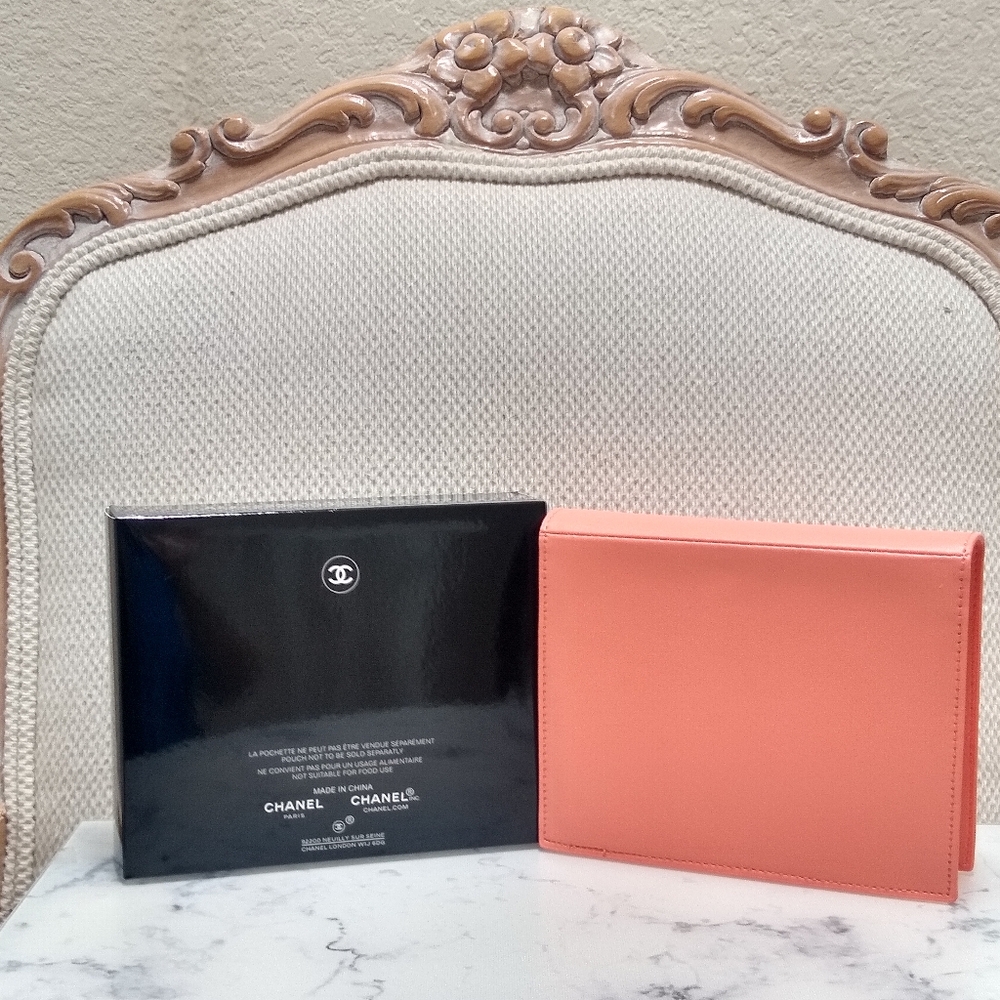 Chanel Makeup Takeaways The Nature Getaway Limited Edition Pouch Clutch - Picture 2 of 11